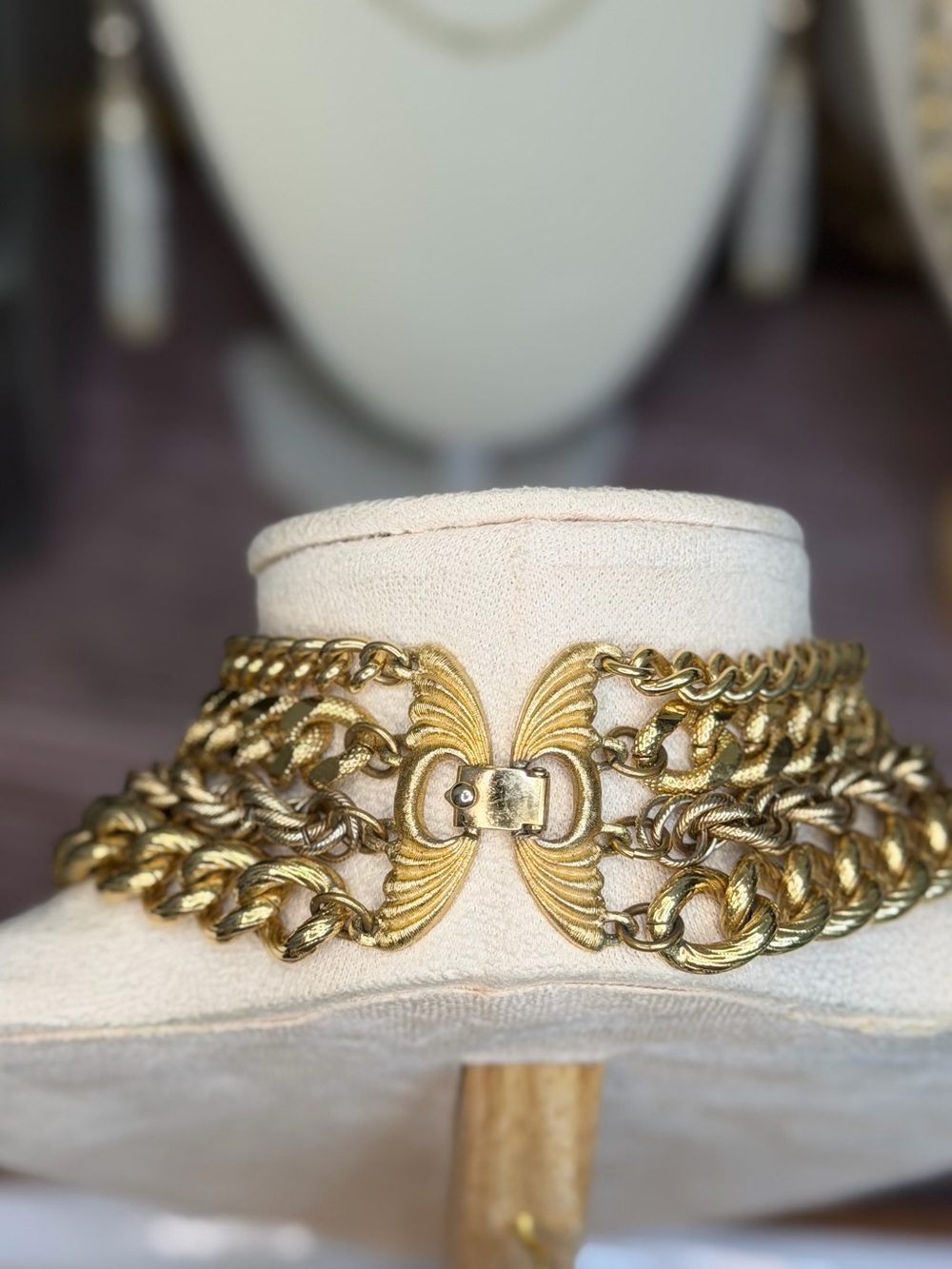 Signed Monet Layered Gold Tone Chain Necklace Set - Vintage Women’s Jewelry - Picture 4 of 5